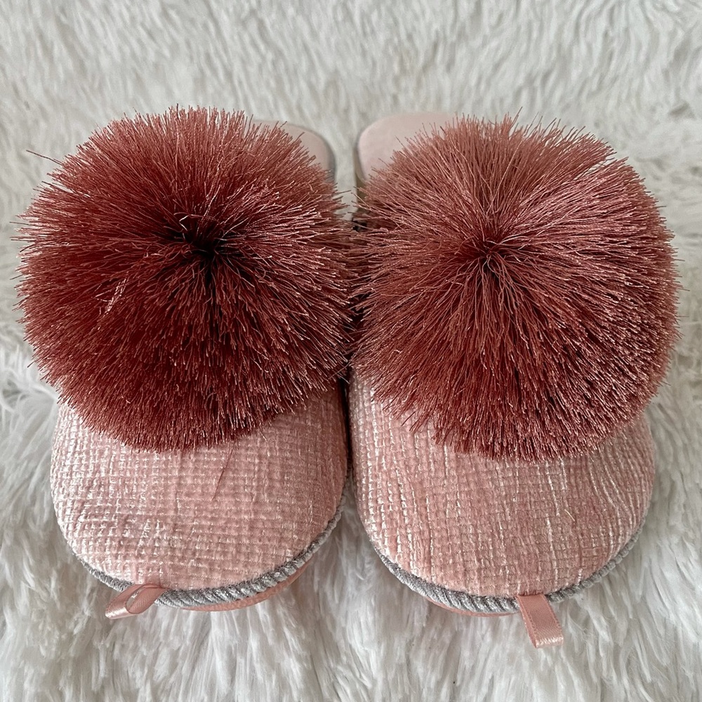 Women’s slippers